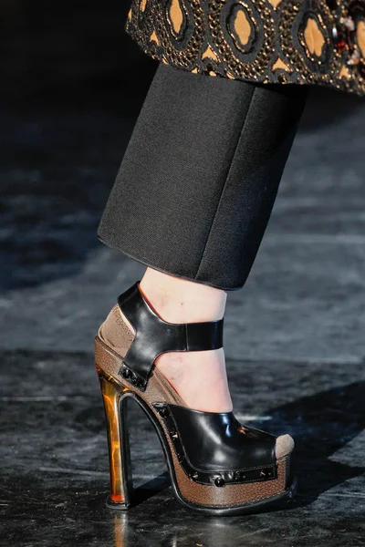 Look 182